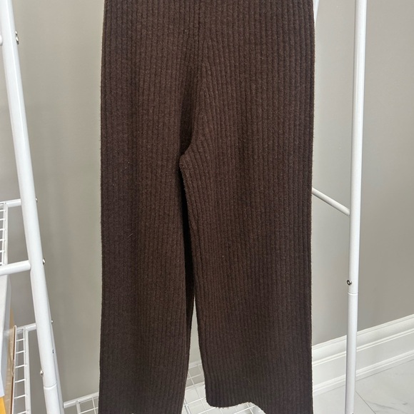 Brown Turtleneck Sweater and Pants set - Picture 3 of 4